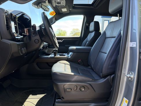 Used 2025 Chevrolet Silverado 1500 High Country image 16