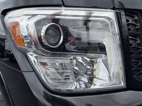 Used 2017 Nissan Titan PRO-4X w/ Pro-4x Convenience Package AWD/4WD image 11