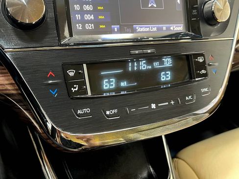 Used 2015 Toyota Avalon XLE Premium FWD image 26