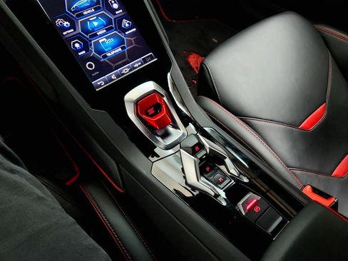 Used 2020 Lamborghini Huracan EVO image 16
