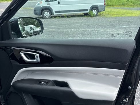 Used 2022 Jeep Compass Limited image 31