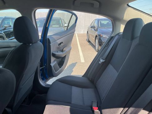 Used 2025 Nissan Sentra SV FWD image 38