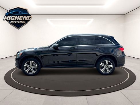 Used 2019 Mercedes-Benz GLC 300 4MATIC image 3