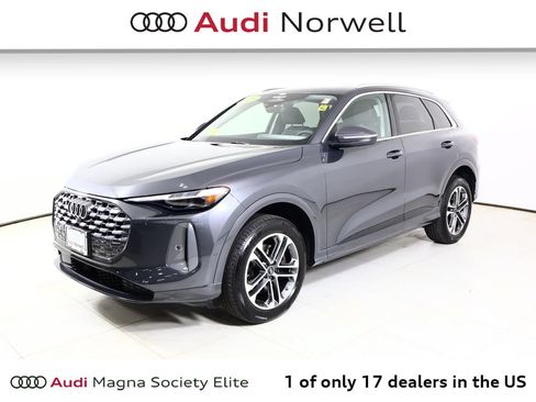 Used 2025 Audi Q5 Premium Plus w/ Premium Plus AWD/4WD image 12