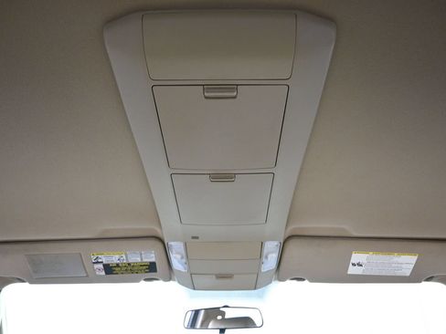 Used 2010 Toyota Tundra 2WD CrewMax w/ SR5 Pkg image 28