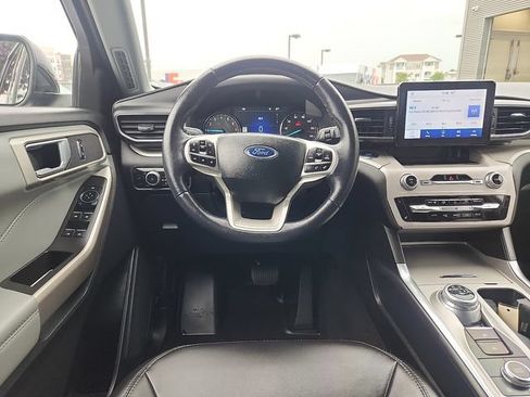 Certified 2023 Ford Explorer XLT w/ Equipment Group 202A AWD/4WD image 9