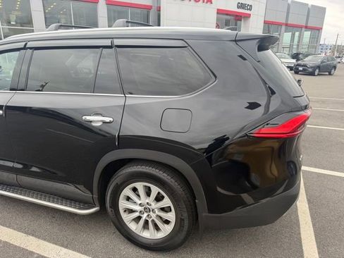 Used 2024 Toyota Grand Highlander XLE AWD/4WD image 3