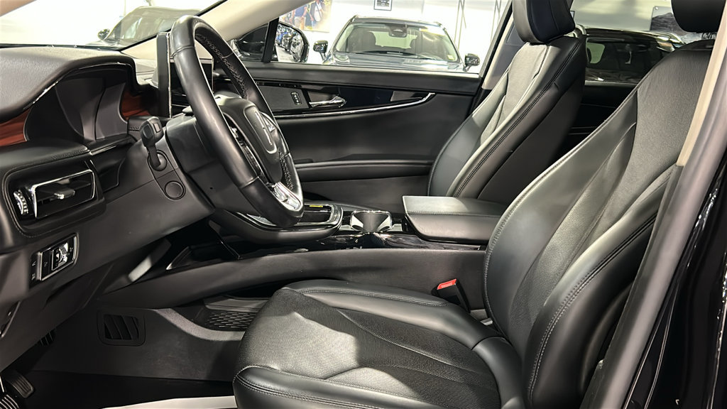 Used 2023 Lincoln Nautilus Reserve AWD/4WD image 10