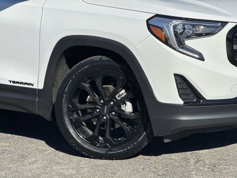 Used 2021 GMC Terrain SLE w/ Driver Convenience Package image 13