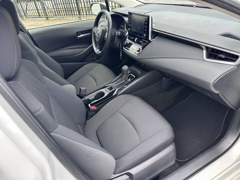 Used 2021 Toyota Corolla LE FWD image 33