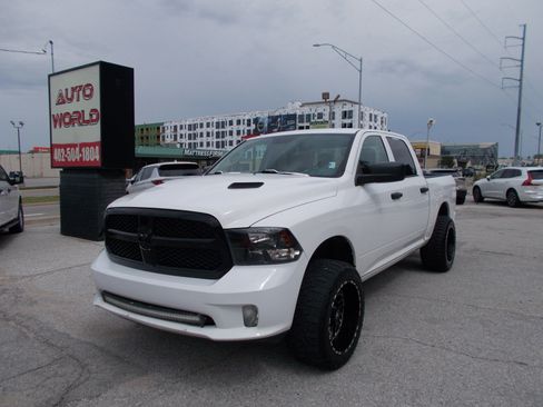 Used 2019 RAM 1500 Express w/ Wheel & Sound Group AWD/4WD image 1