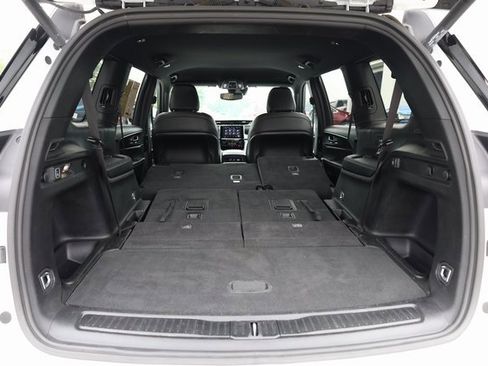 Certified 2023 Jeep Grand Cherokee L Altitude image 31