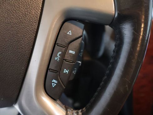 Used 2013 Chevrolet Avalanche LTZ AWD/4WD image 32
