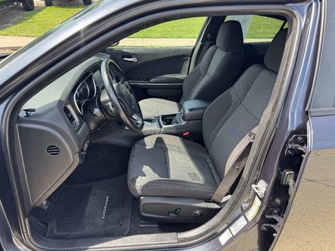 Used 2017 Dodge Charger R/T RWD image 11