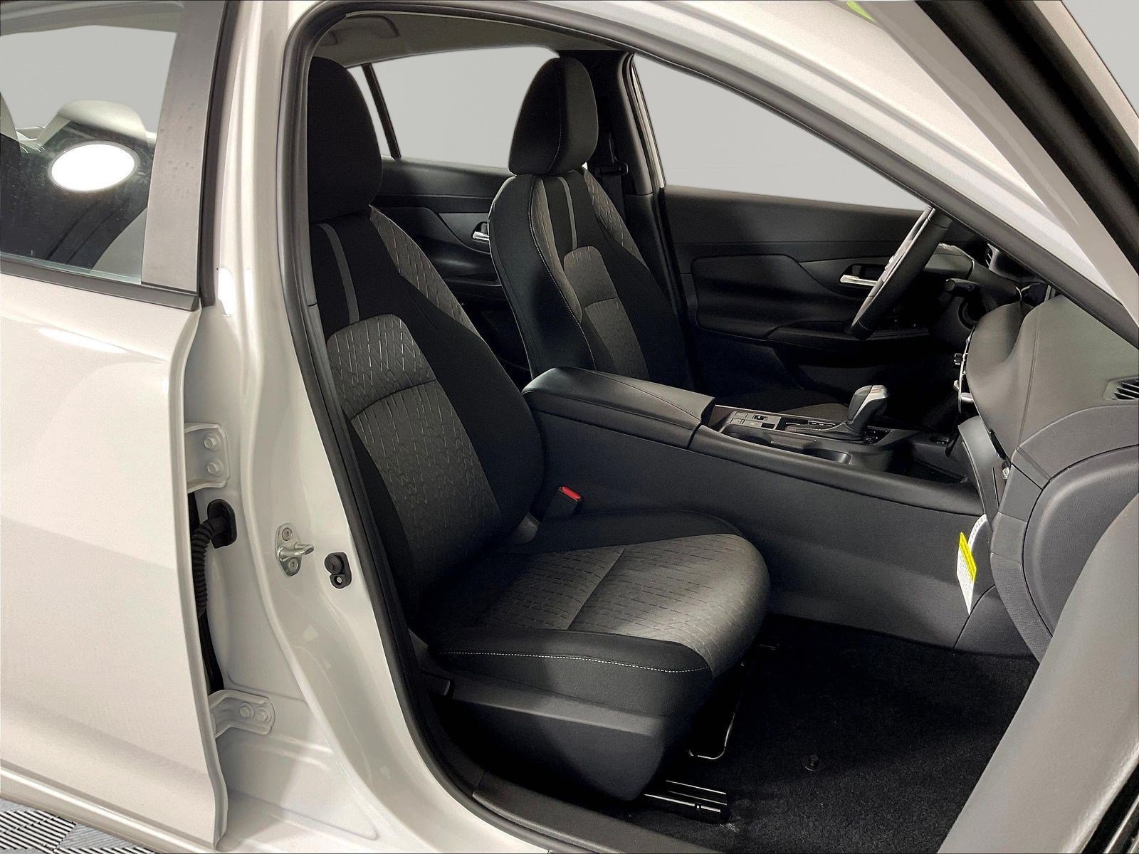 Certified 2026 Nissan Sentra SV w/ SV Convenience Package FWD image 28