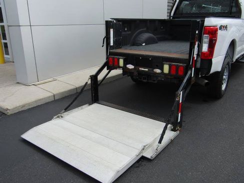 Used 2017 Ford F250 XL w/ Power Equipment Group AWD/4WD image 4