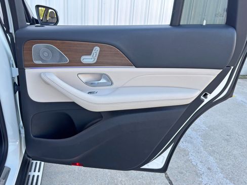 Used 2021 Mercedes-Benz GLS 580 4MATIC image 57