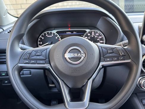 New 2025 Nissan Sentra SV w/ Trunk Package FWD image 29