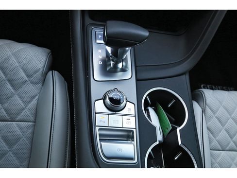 Used 2025 Genesis G70 3.3T Advanced w/ Sport Prestige Package image 28