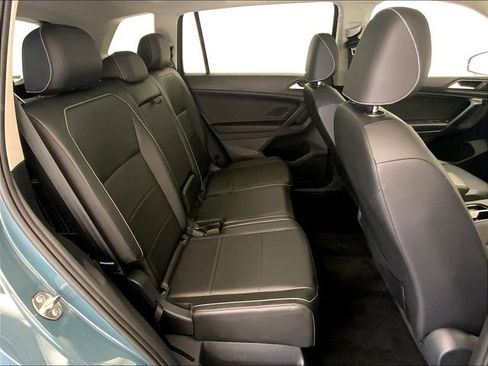 Used 2021 Volkswagen Tiguan SE w/ Panoramic Sunroof Package AWD/4WD image 22