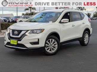 Used 2018 Nissan Rogue SV image 1