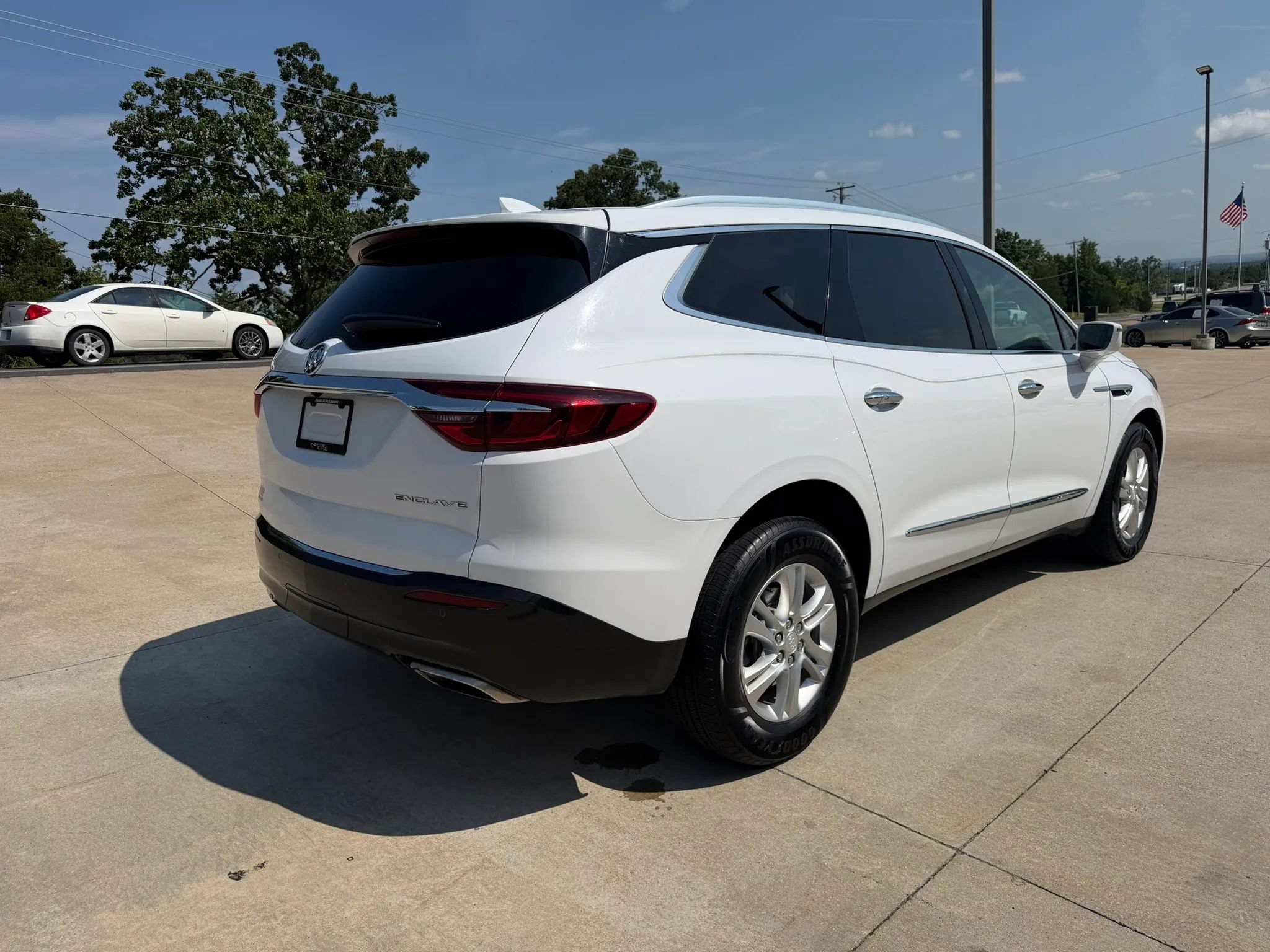 Used 2019 Buick Enclave Essence FWD image 9