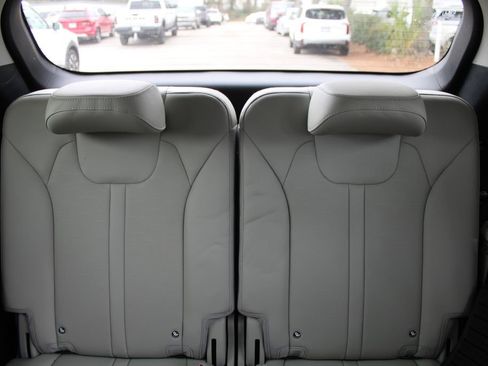 Certified 2025 Kia Sorento S w/ Panoramic Sunroof Package image 57