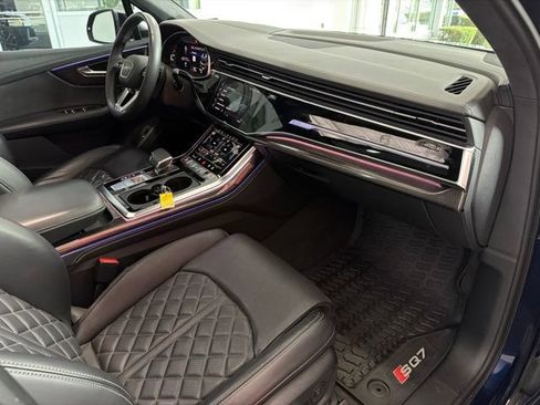 Used 2023 Audi SQ7 Prestige AWD/4WD image 14