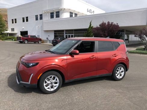 Certified 2023 Kia Soul S image 1
