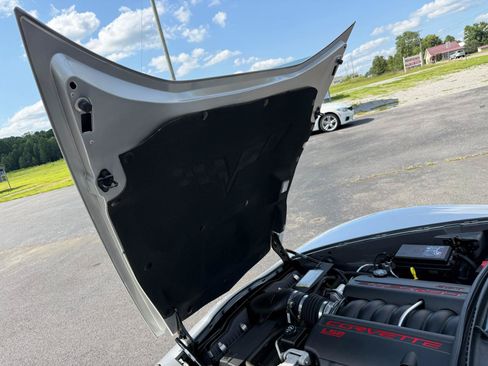 Used 2006 Chevrolet Corvette Convertible w/ Preferred Equipment Group RWD image 21