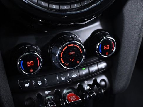 Used 2019 MINI Cooper 4-Door Hardtop FWD image 17