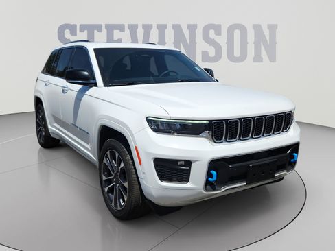 Used 2023 Jeep Grand Cherokee Overland w/ Luxury Tech Group IV AWD/4WD image 7