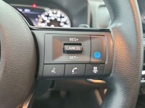 Used 2023 Nissan Rogue SV FWD image 24