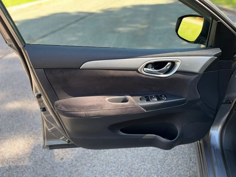 Used 2015 Nissan Sentra SR FWD image 8