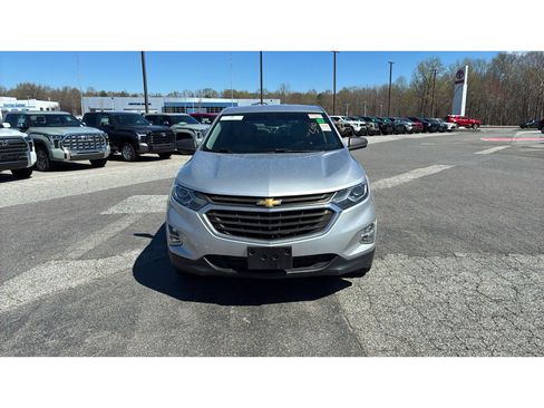 Used 2018 Chevrolet Equinox LS image 2