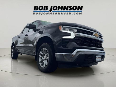 Used 2022 Chevrolet Silverado 1500 LT image 1