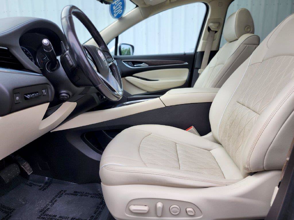 Used 2024 Buick Enclave Avenir w/ Avenir Technology Package AWD/4WD image 17