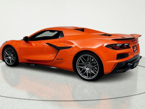 Used 2025 Chevrolet Corvette Z06 RWD image 3