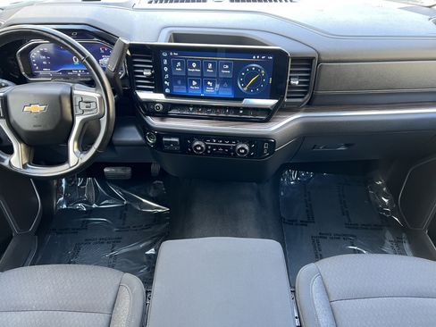 Used 2025 Chevrolet Silverado 2500 LT w/ Convenience Package image 32