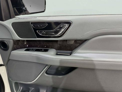 Used 2018 Lincoln Navigator Reserve w/ Technology Package AWD/4WD image 37