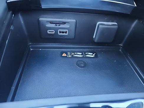 Used 2023 Buick Envision Avenir image 19