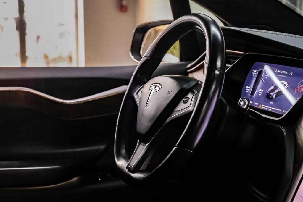 Used 2020 Tesla Model X Long Range AWD/4WD image 19