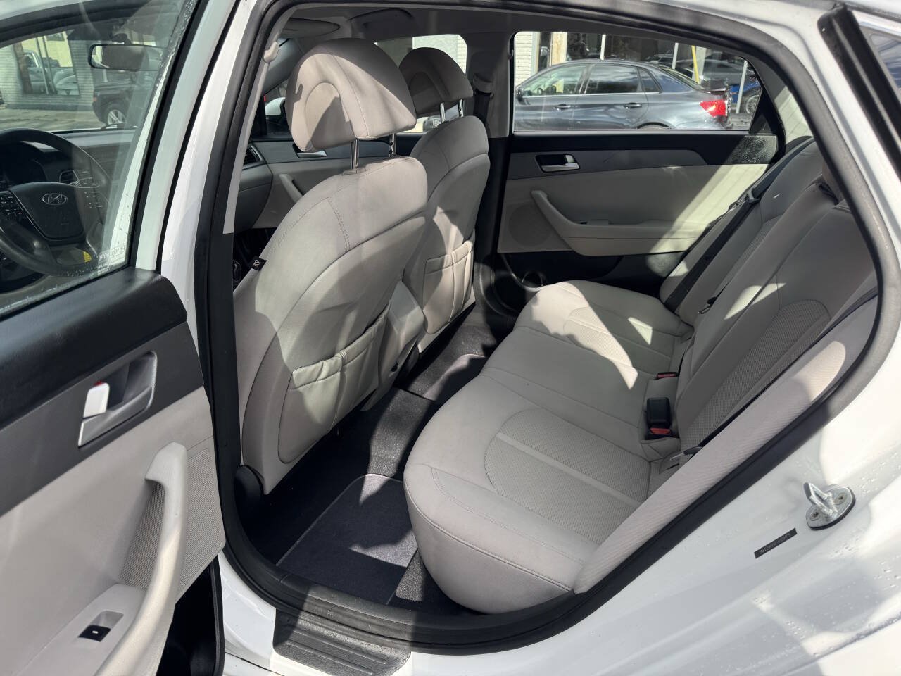Used 2015 Hyundai Sonata SE FWD image 8