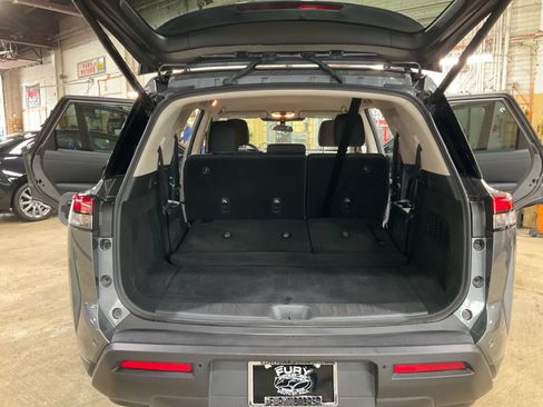 Used 2025 Nissan Pathfinder SV AWD/4WD image 19