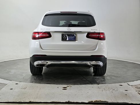 Used 2018 Mercedes-Benz GLC 300 4MATIC image 5