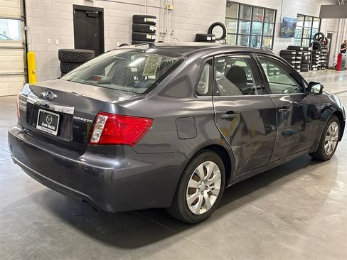Used 2011 Subaru Impreza 2.5i image 4