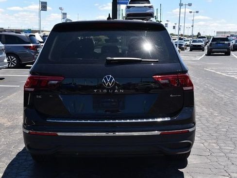 Certified 2023 Volkswagen Tiguan SE w/ Panoramic Sunroof Package AWD/4WD image 6