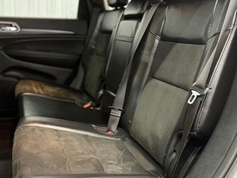 Used 2019 Jeep Grand Cherokee Altitude AWD/4WD image 14