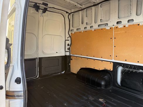 Used 2021 Nissan NV 2500 SV image 24