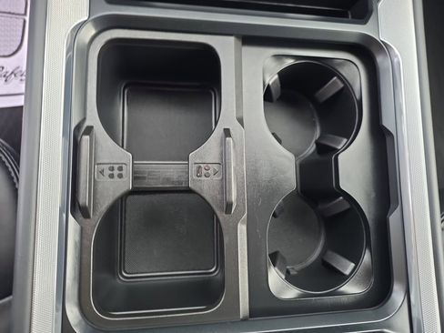 Used 2025 Ford F250 Platinum image 39